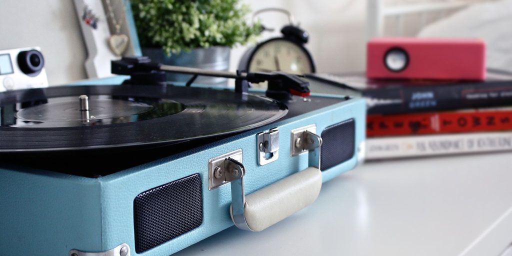 1950s Cocktail party décor inspiration for your next retro shindig