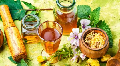 Who Invented the Cocktail? The History of the First-Ever Mixed Drink