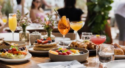 The Best Brunch Cocktails for Easy Entertaining & Hosting